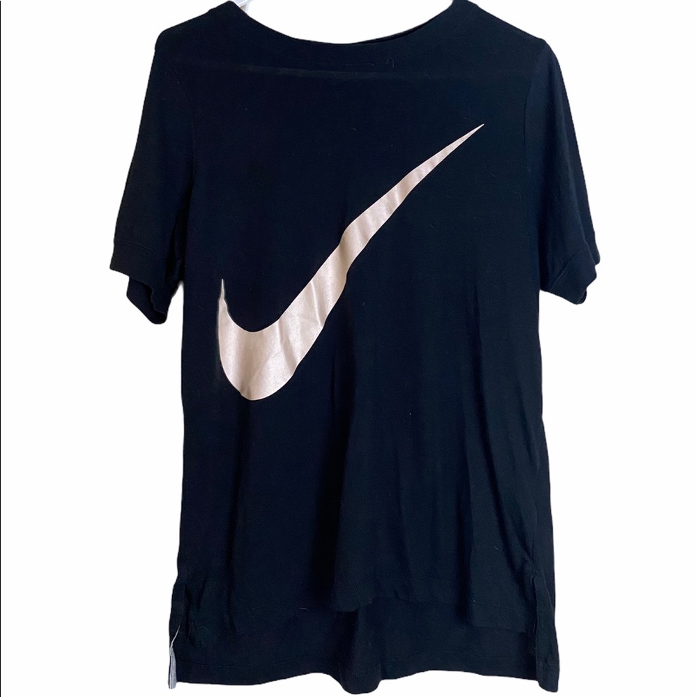 Women’s Nike Black Tee Size Medium
